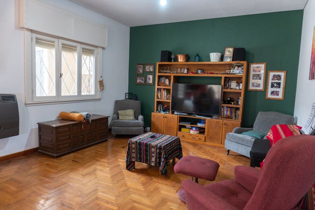 VENTA CASA 2 DORM + COCHERA + TERRAZA BURZACO