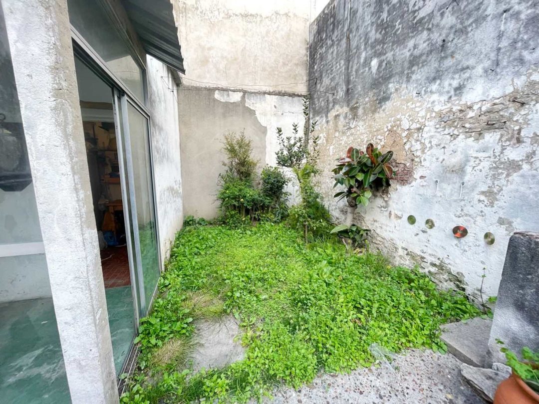 VENTA CASA LOTE PROPIO EN GERLI CON TERRAZA
