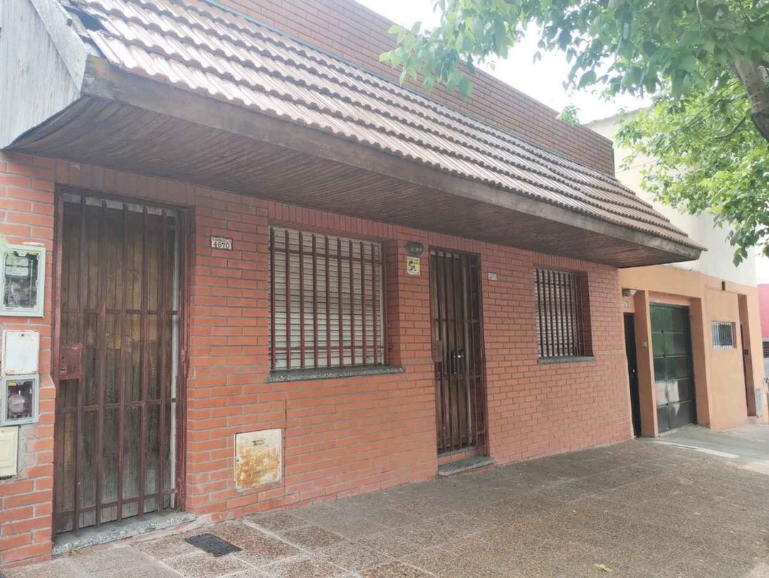 Casa c/galpón , Venta, Lugano