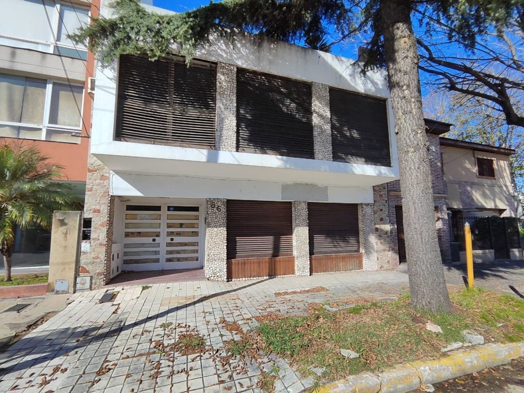CASA 4 AMB -VENTA -BANFIELD-APTA CREDITO!