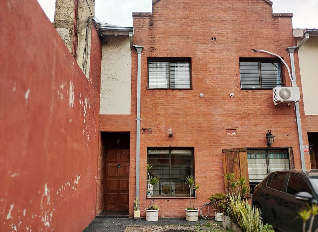 Tríplex, 2 cocheras, patio, Villa Ballester