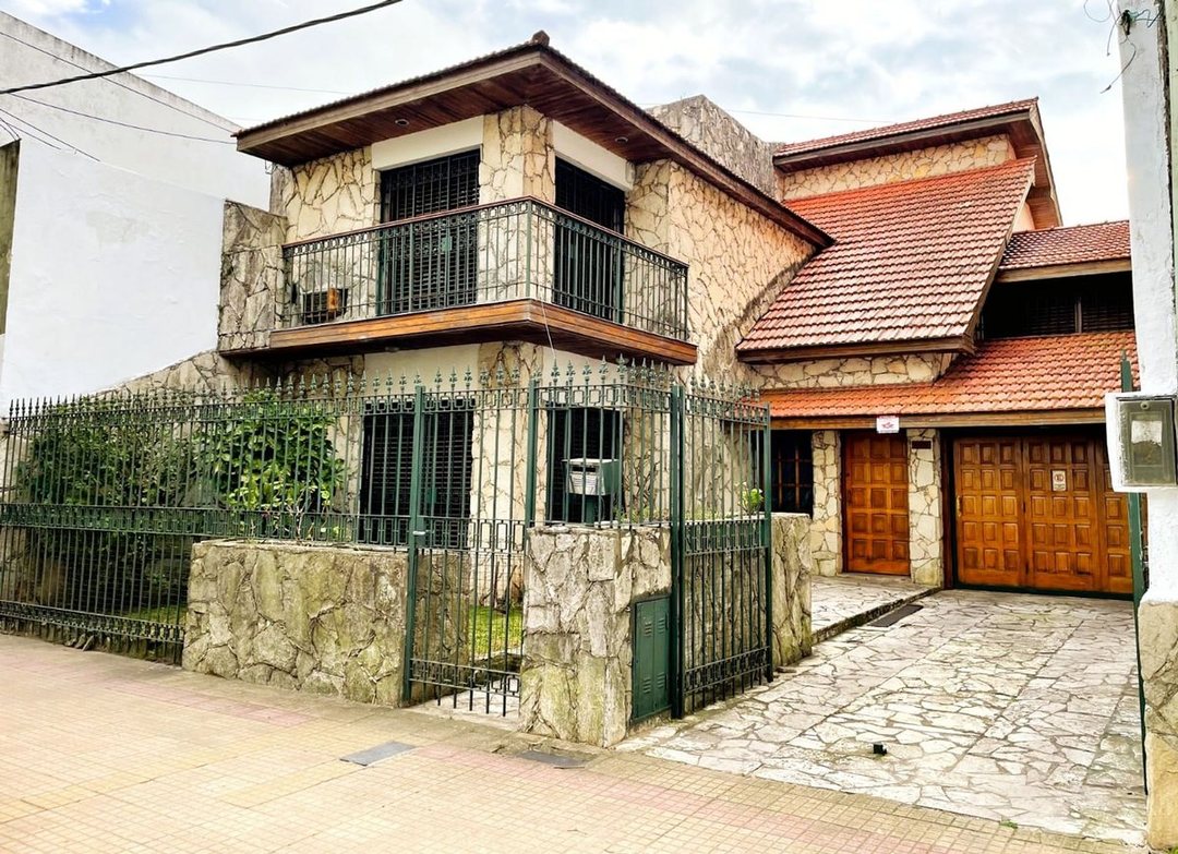 Casa 3 dormitorios en Venta en La Plata