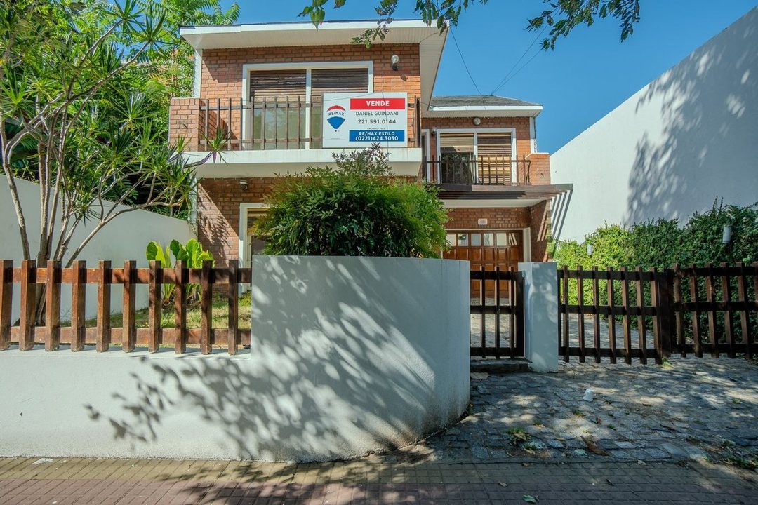 Casa en venta 3 dormitorios con cochera