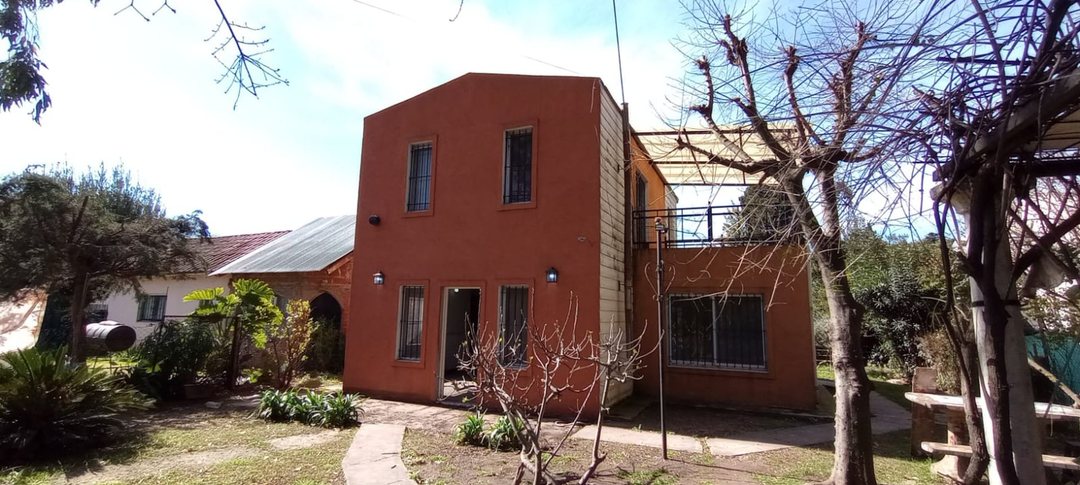 VENTA CASA 5 AMBIENTES DEL VISO