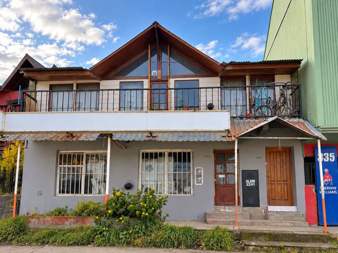 VENTA O PERMUTA casa + local + dptos Ushuaia.