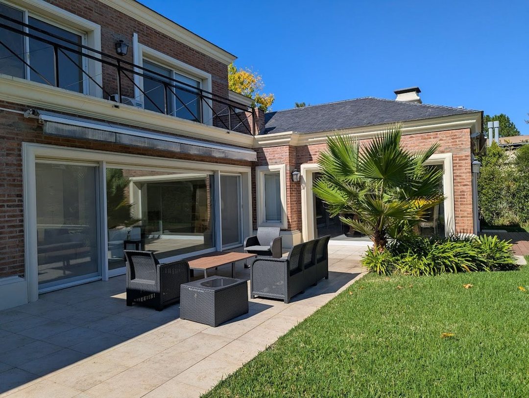 Venta casa 4 dormitorios pileta La Isla Nordelta