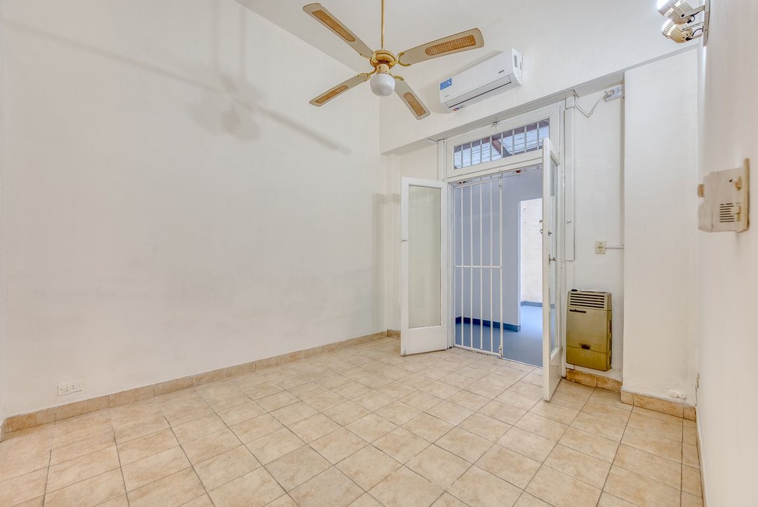 VENTA DEPARTAMENTO 2 AMB + ESCRI BARRACAS PATIO