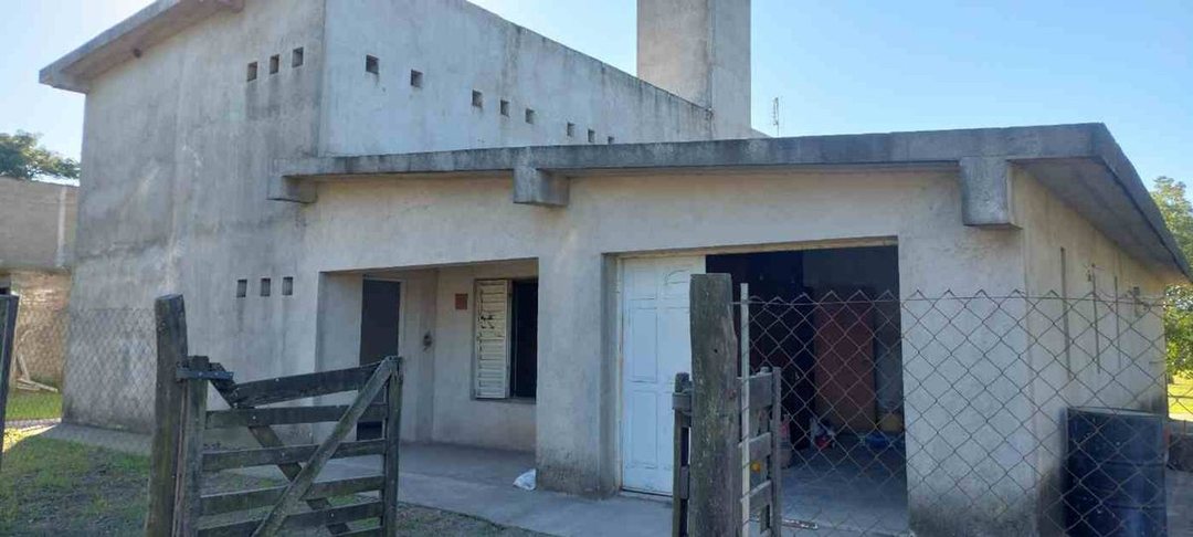 VENTA CASA 3 DORMITORIOS BOUWER