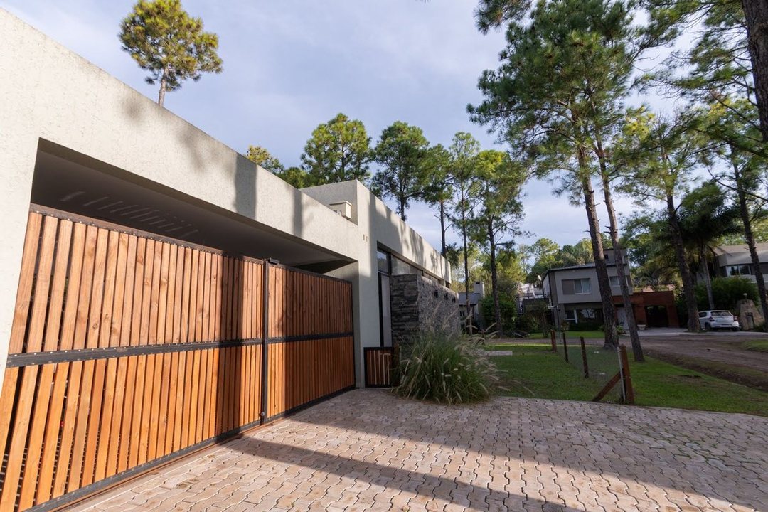 CASA MODERNA A LA VENTA EN EL PINAR