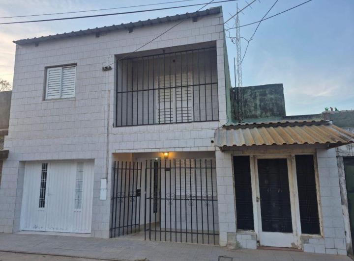 Casa · 60m² · 4 Ambientes · 1 Cochera