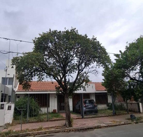 Casa · 170m² · 9 Ambientes · 1 Cochera