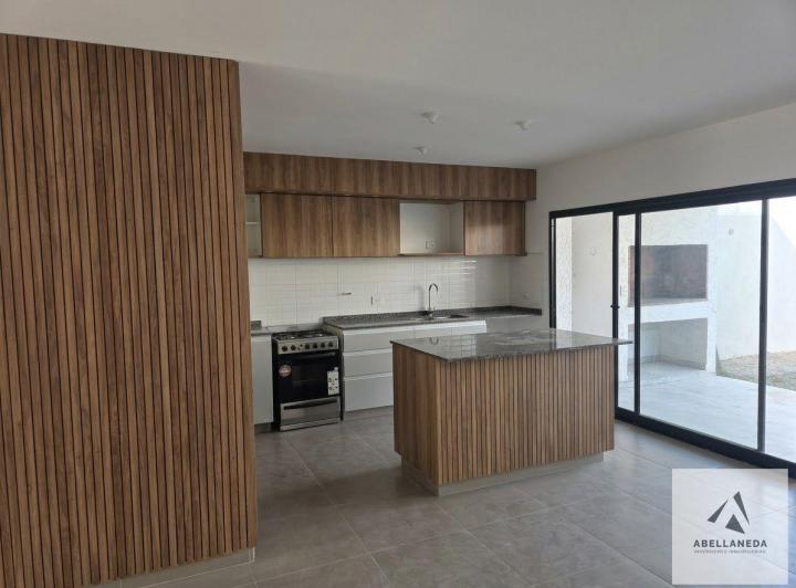 Casa · 155m² · 5 Ambientes · 1 Cochera