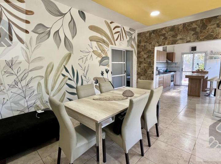 Casa · 450m² · 3 Ambientes · 2 Cocheras