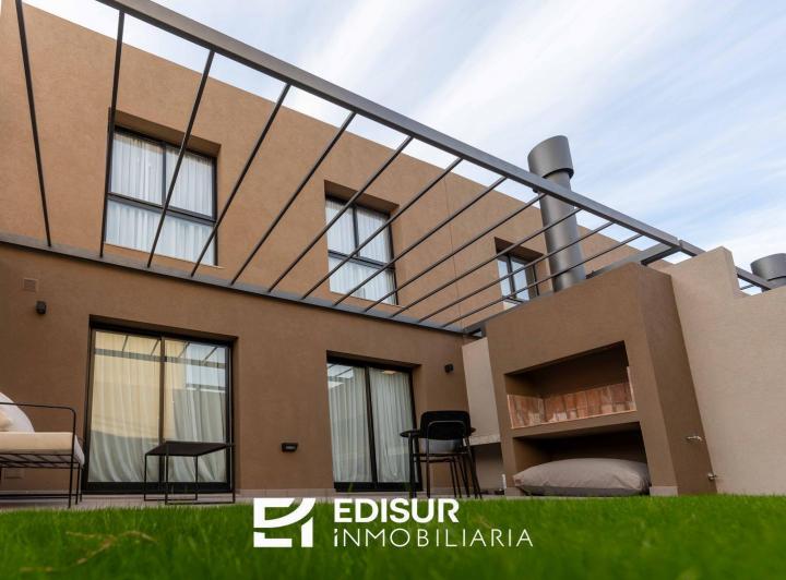 Casa · 110m² · 5 Ambientes · 1 Cochera