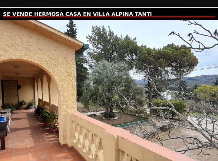 Casa · 234m² · 10 Ambientes · 2 Cocheras