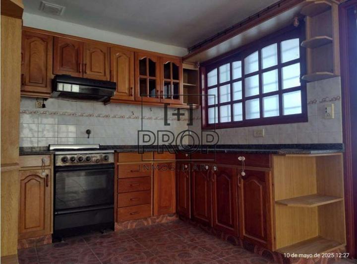 Casa · 133m² · 6 Ambientes · 1 Cochera