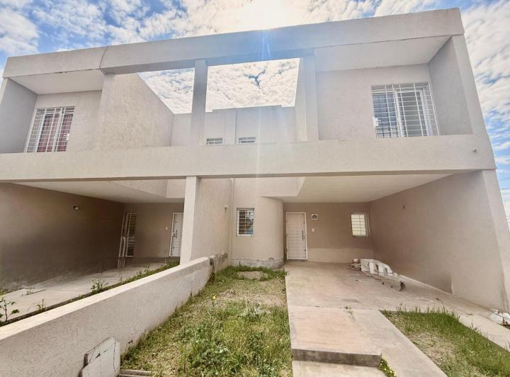 Casa · 100m² · 4 Ambientes · 1 Cochera