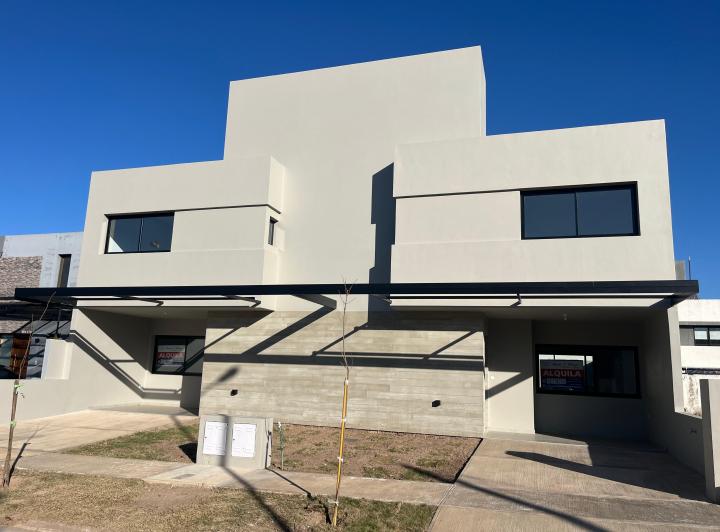 Casa · 125m² · 6 Ambientes · 1 Cochera