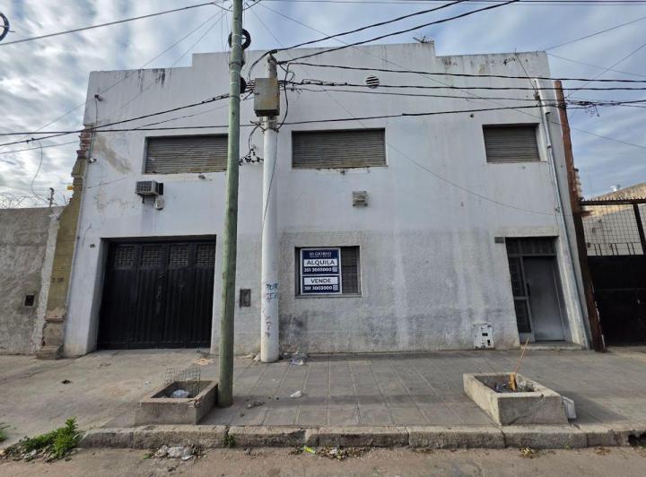Bodega-Galpón · 1011m² · 10 Ambientes · 6 Cocheras
