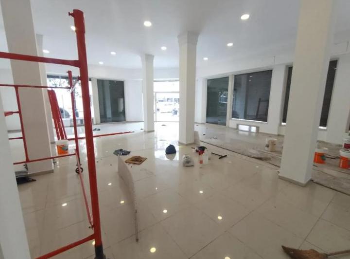 Local comercial · 260m² · 2 Ambientes