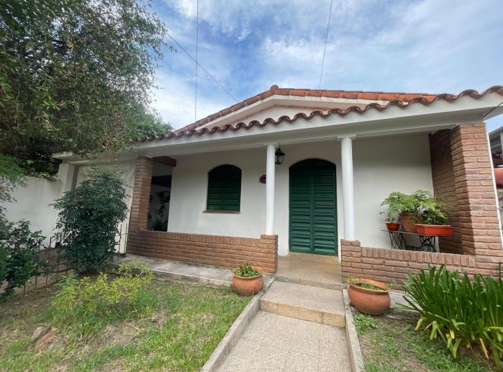 Casa · 99m² · 7 Ambientes · 2 Cocheras