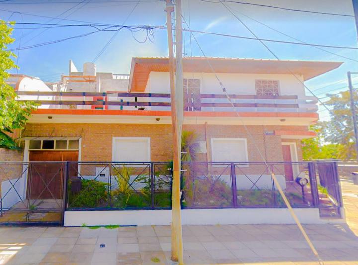 Casa · 190m² · 4 Ambientes · 1 Cochera