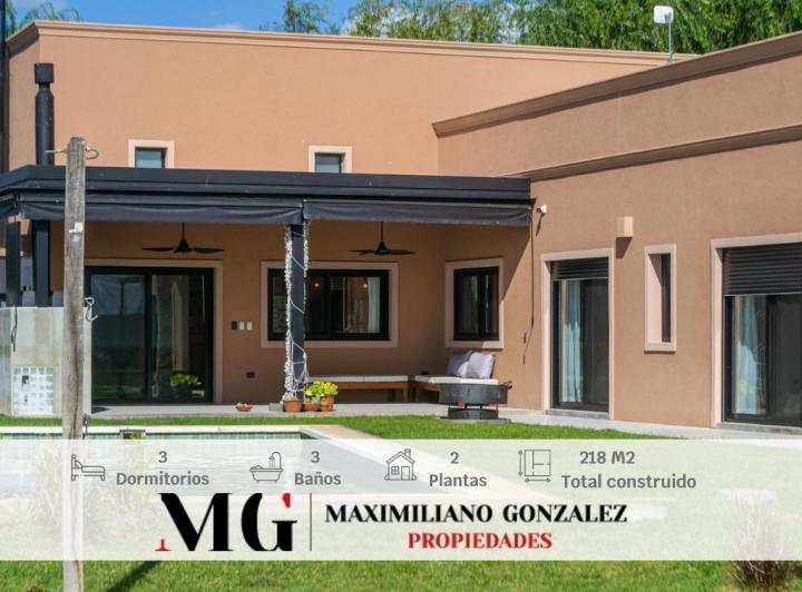 Casa · 193m² · 4 Ambientes · 2 Cocheras