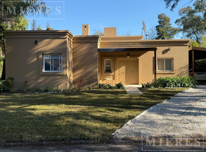 Casa · 170m² · 3 Ambientes · 1 Cochera