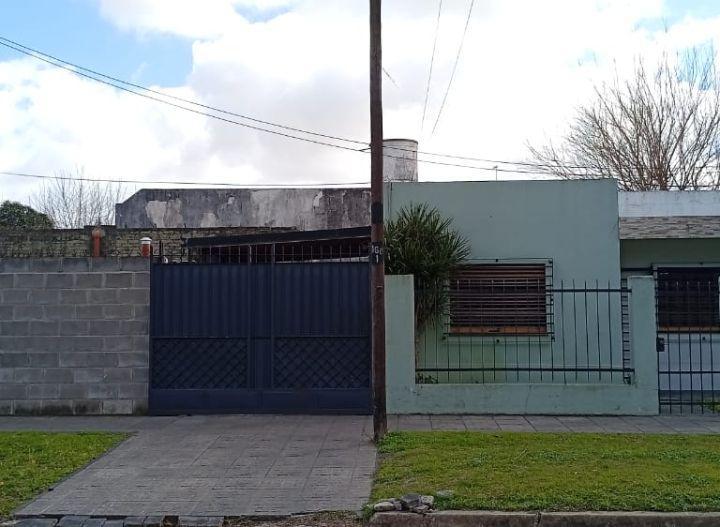 Casa · 70m² · 3 Ambientes · 2 Cocheras