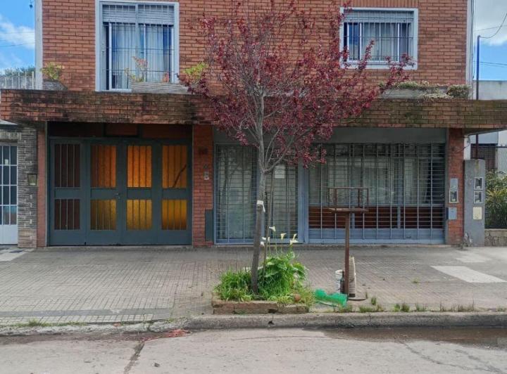 Casa · 120m² · 3 Ambientes · 2 Cocheras