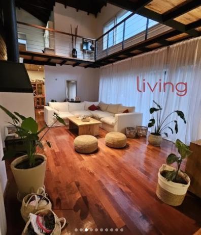 Casa · 1000m² · 6 Ambientes · 1 Cochera