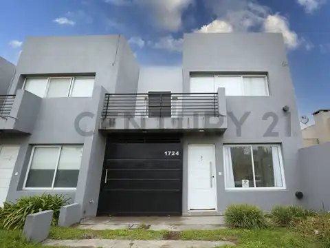 Casa en Alquiler en City Bell, Partido de La Plata