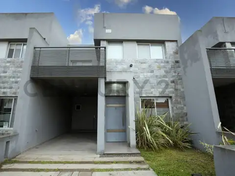 Casa en Alquiler en City Bell, Partido de La Plata