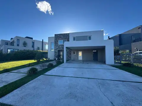 Casa en Alquiler en El Cantón - Barrio Islas, Countries y Barrios Cerrados en Escobar