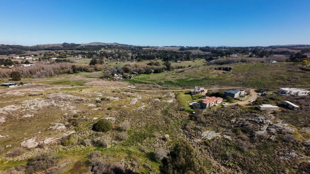 AMPLIO LOTE EN BARRIO ENTRE SIERRAS TANDIL