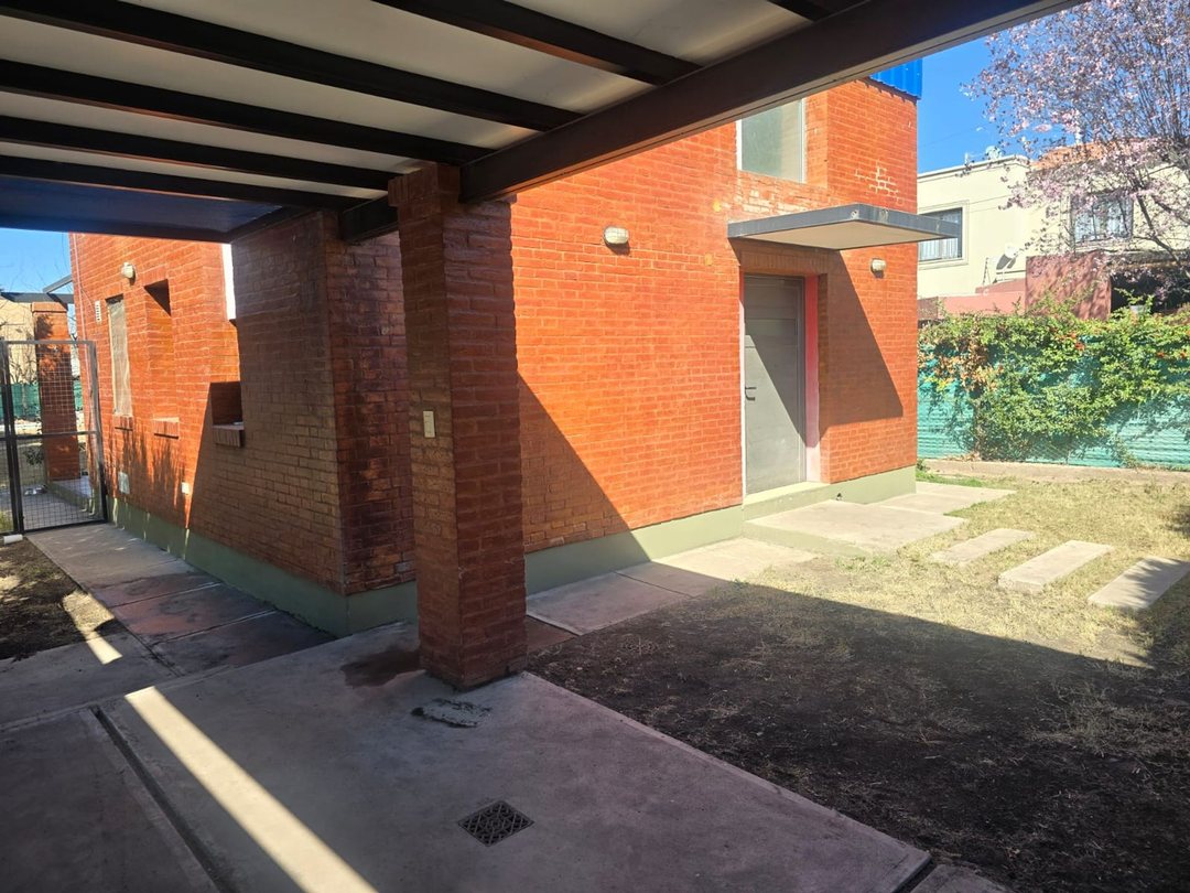 CASA EN ALQUILER EN VISTALBA CON PILETA