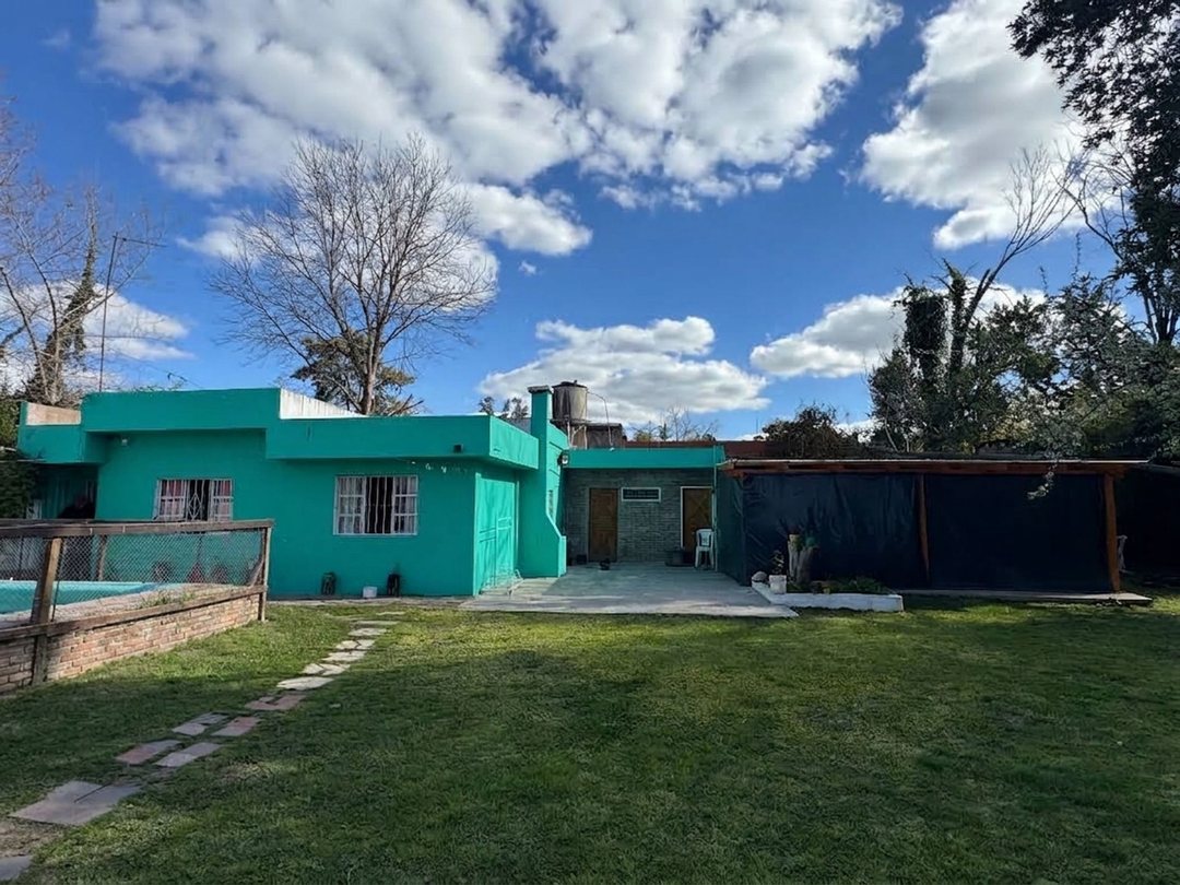 Casa 3 amb. en venta en Garín. 755 m2 s/2 lotes