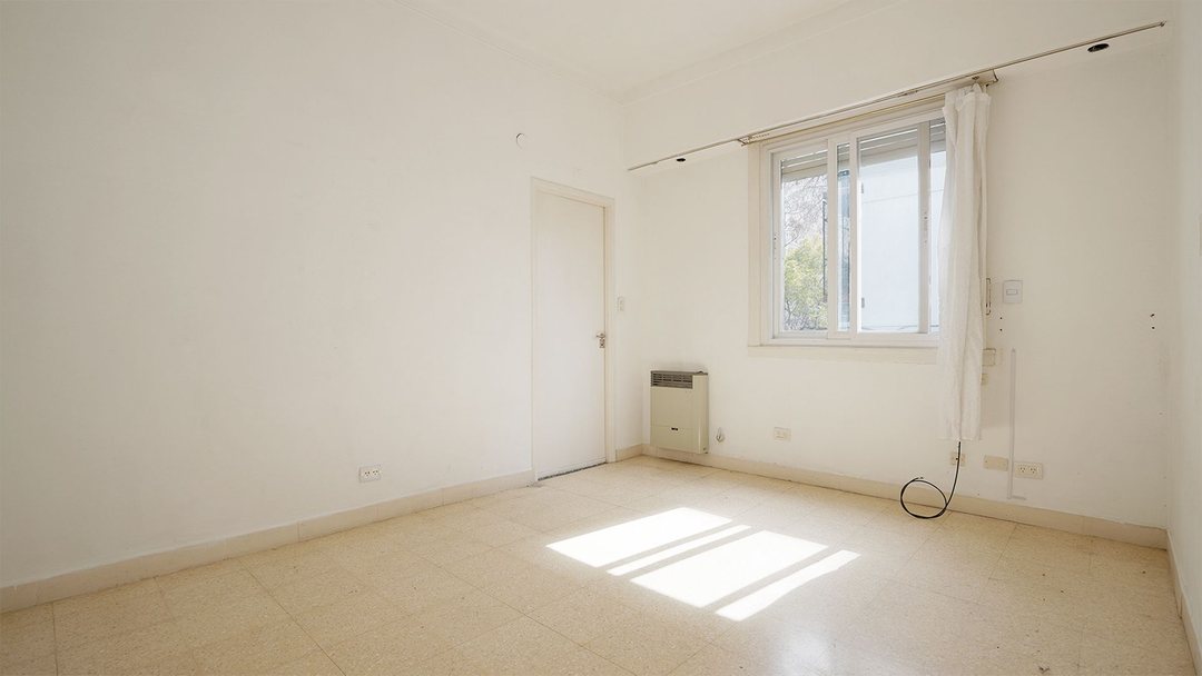 DEPARTAMENTO 2 AMBIENTES A LA VENTA, FLORES