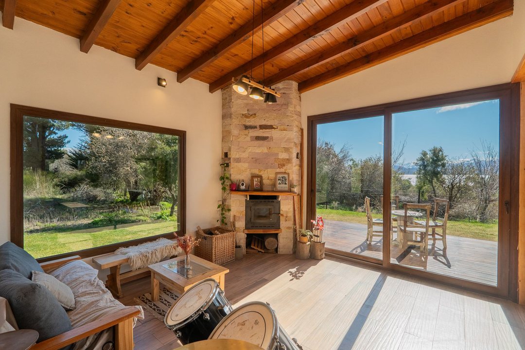 Casa con vista al lago y jardín en Bariloche