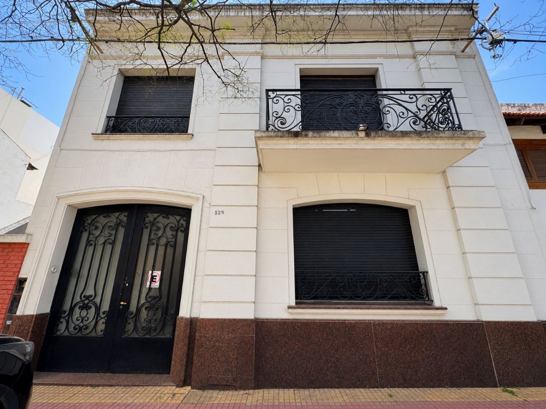 CASA VENTA LA PLATA 3 DORMITORIOS BARRIO NORTE
