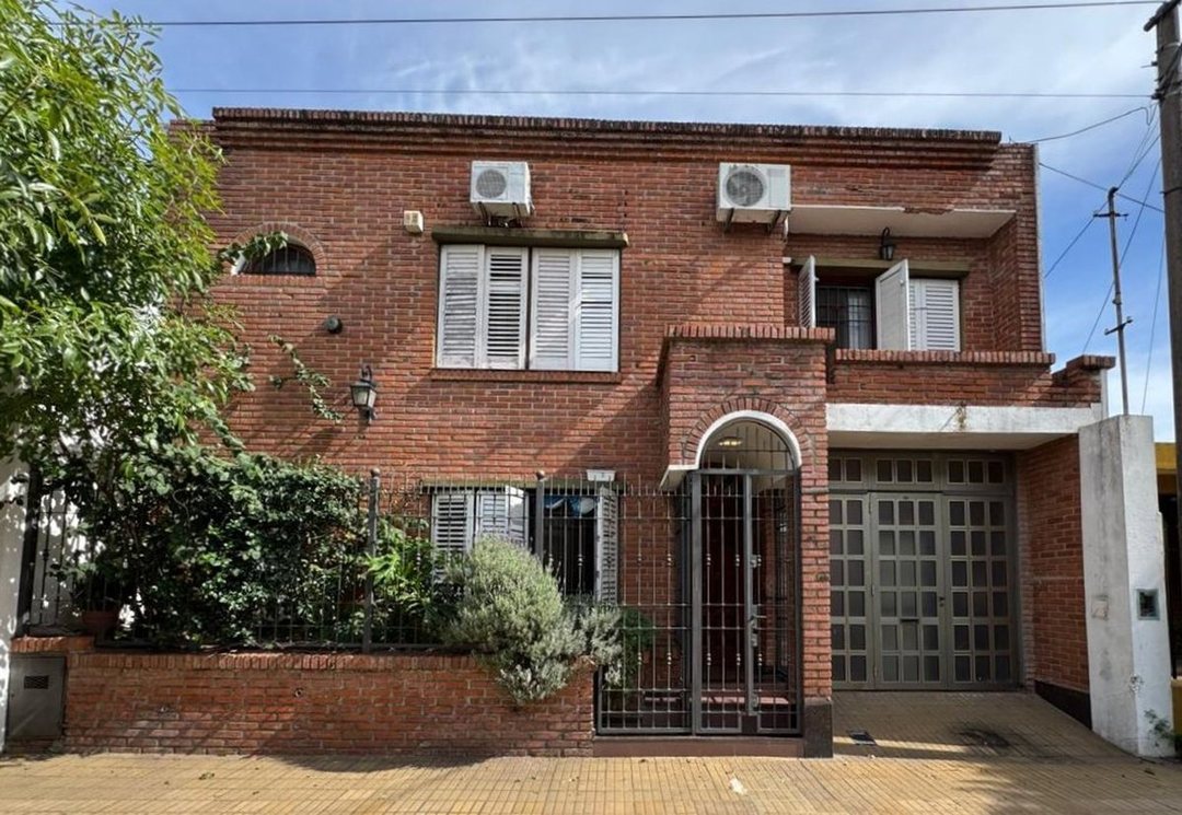 VENTA CASA 3 DORM. PILETA. APTA CRED. SAN NICOLAS