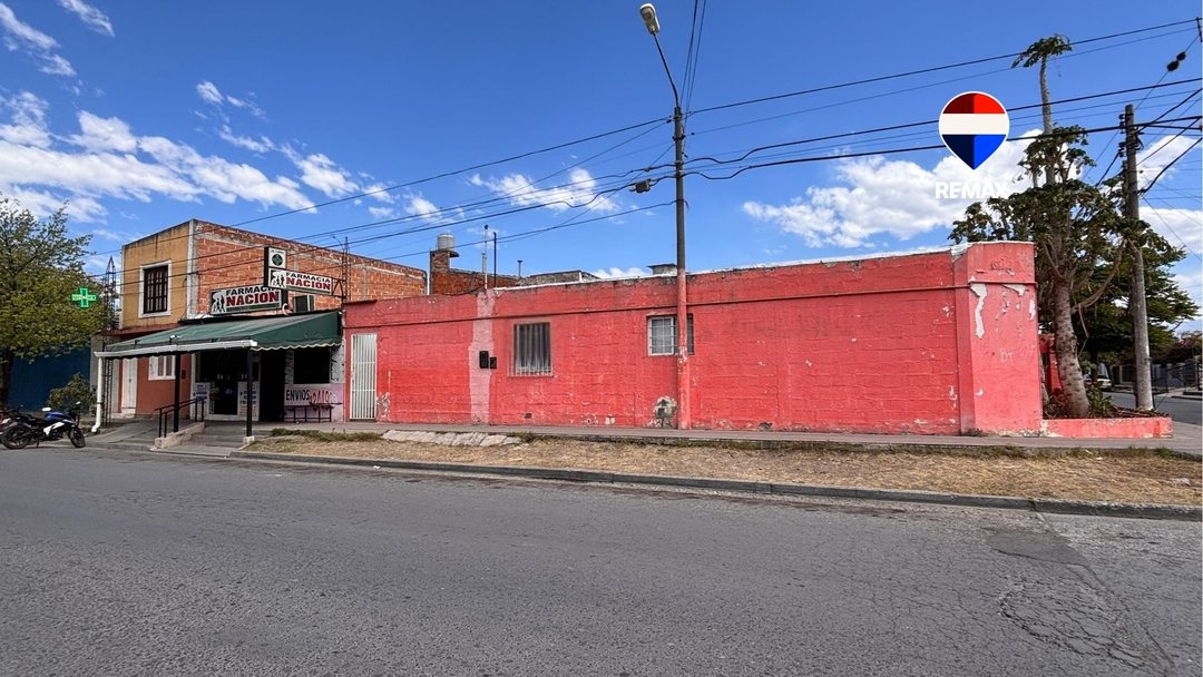 CASA ESQUINA CON LOCAL COMERCIAL BARRIO EL TRIBUNO