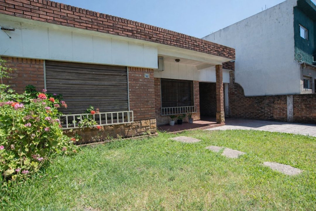 VENTA CASA 3 AMB + DEPARTAMENTO 3 AMB PATIO COCHER