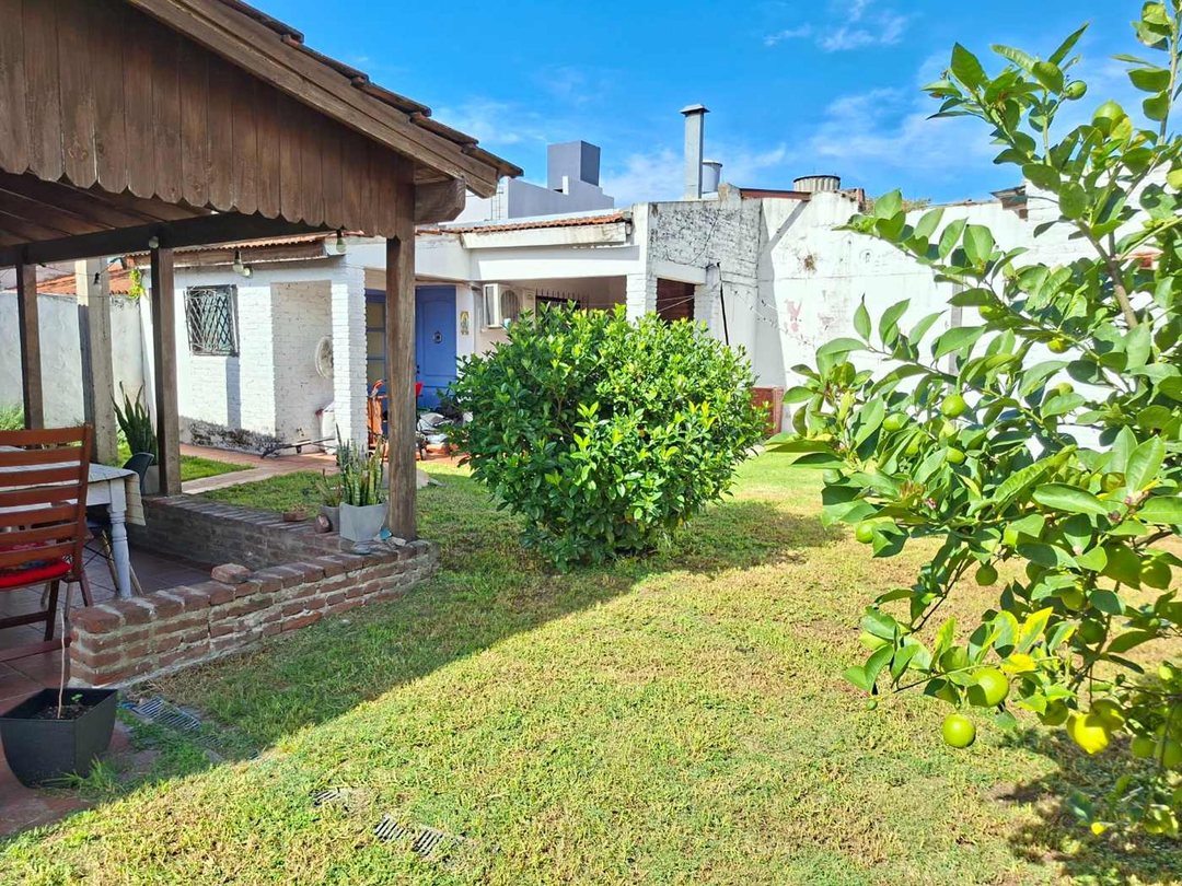 Venta casa Lomas del Mirador- jardin-Acepta permut