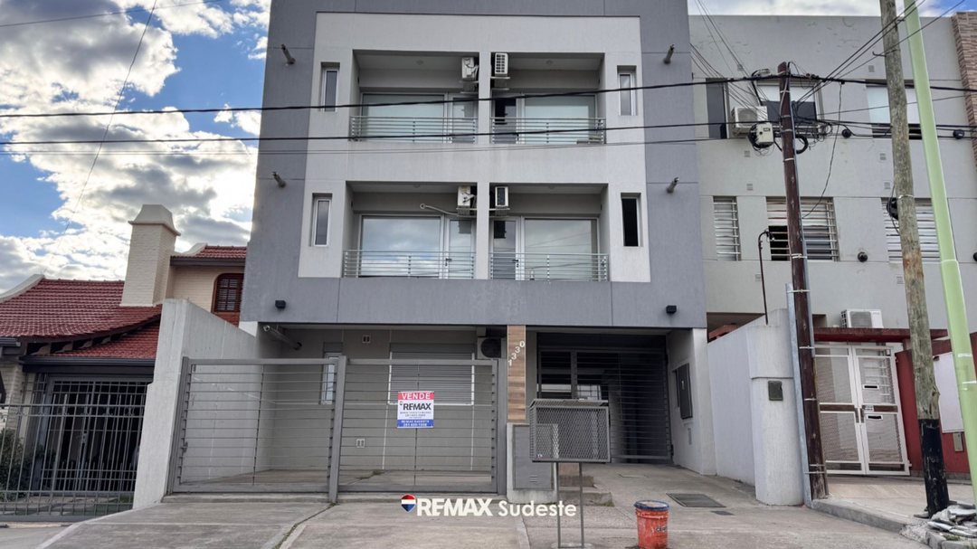 VENDO COCHERA BARRIO LA FALDA