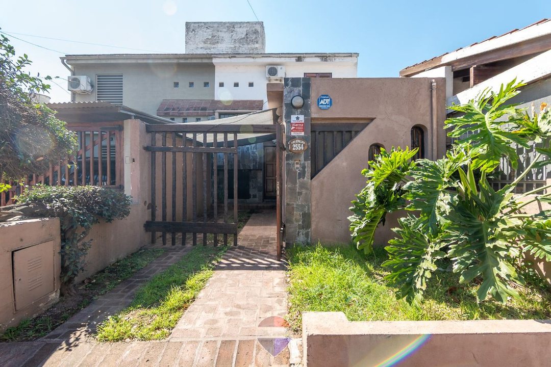 VENTA CASA 2 DORMITORIOS LOMAS DE SAN MARTIN CBA