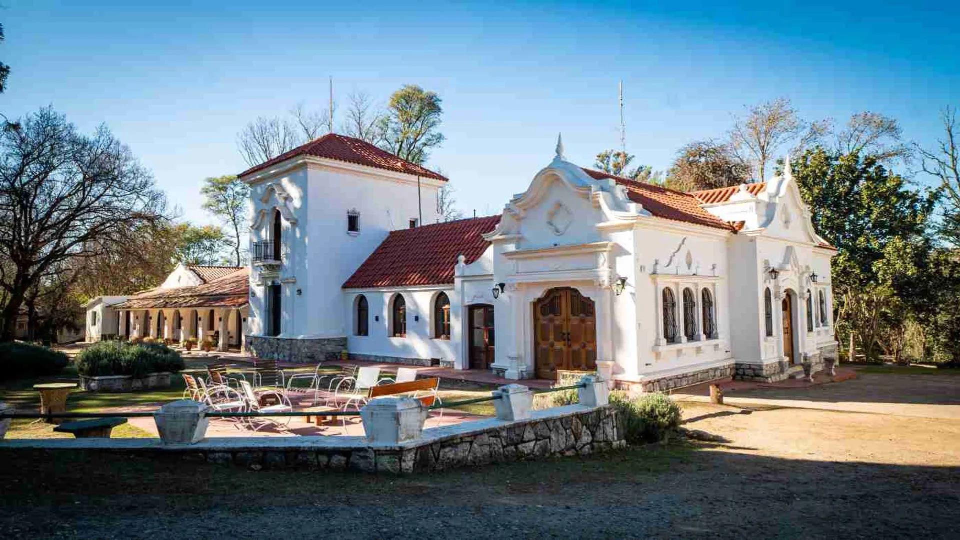 VENTA HOTEL VILLA LOS AROMOS CORDOBA COSTA AL RÍO 40 DORMI PILETA GRAN PARQUE BAR QUINCHO VENTA