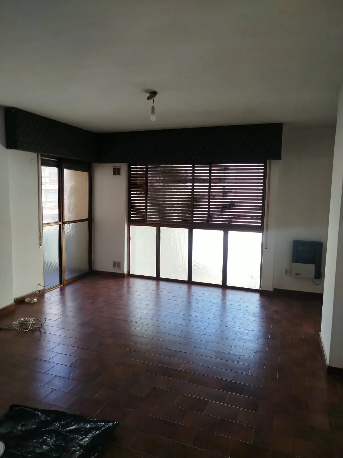 AVDA COLON AL 600/ AMPLIO DEPTO DE 3 DORMT, EXTER. C/ BALCON Y COCHERA,  A MTRS DE CAÑADA