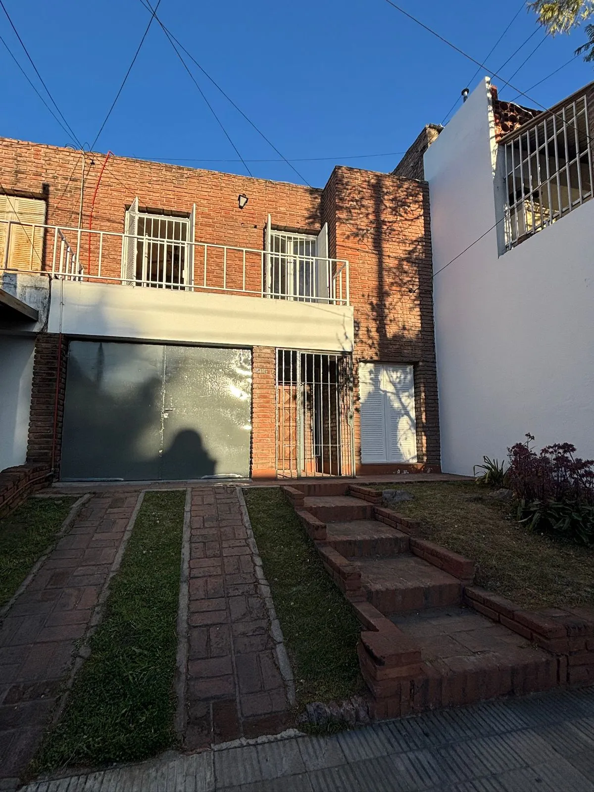 VENDO DUPLEX EN VILLA CABRERA DE 3 DORMITORIOS