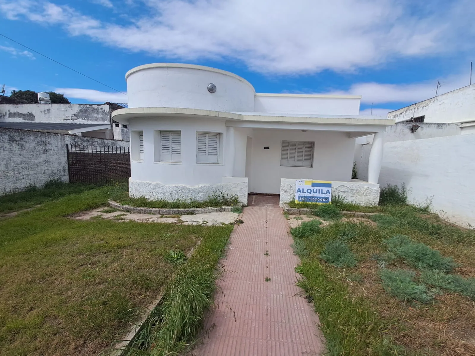 CASA 2 DORM. c/ patio grande Bº Los Platanos